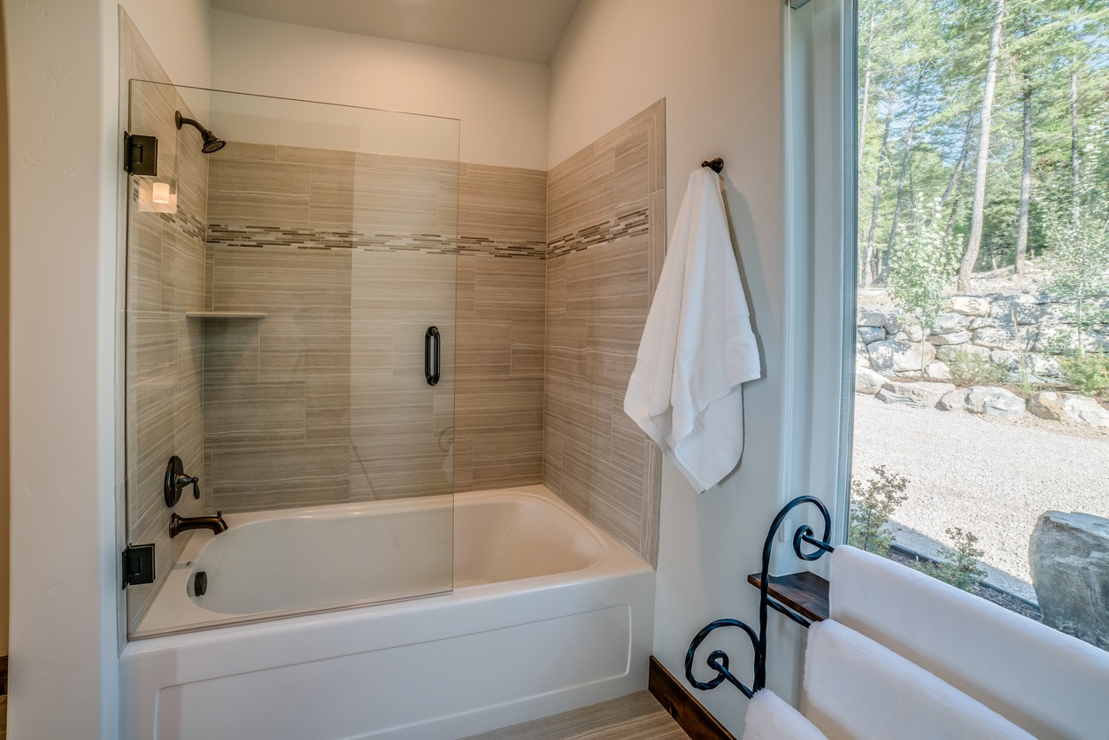 Shower & Tub Installation in Champlin